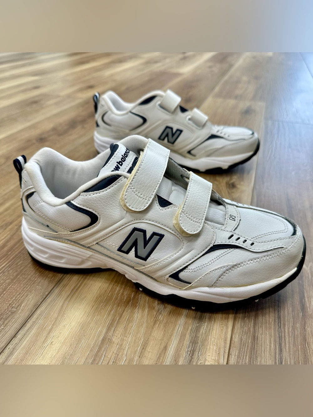 New Balance 407 Velcro Sneaker Shoes MXV407WN White, Size 10 4E